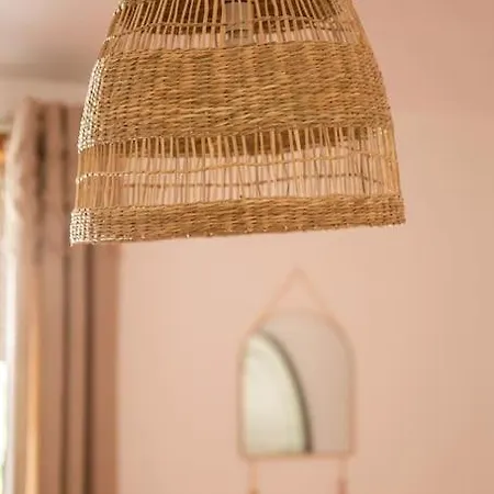 The Artist's Nook, Charming By The Beach. Holiday home *